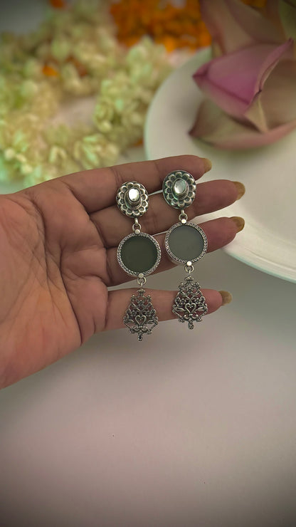 Phooljhadi : Illuminate your festive look with the timeless charm.