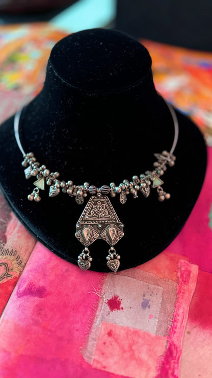 Fusion Hasli “Tripti” -  A Masterpiece that merges Tradition with Contemporary Charm.
