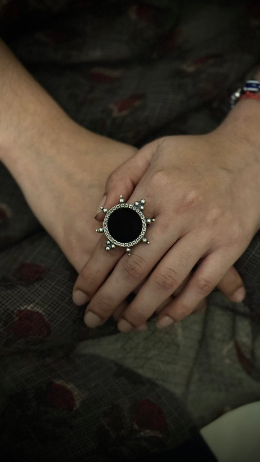 Black Bindi : Where silver meets soulful craftsmanship.
